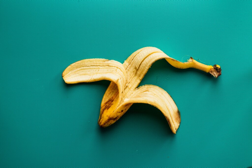 buccia di banana scarti alimentari per skin care pelle del viso